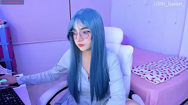 Snapshot of Lilith_Raven_ chatting on November 7, 2025, 3:33 am Lilith Raven online show from November 7, 2025, 3:33 am