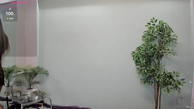 Snapshot of MayaHellen chatting on November 5, 2025, 5:43 am MayaHellen online show from November 5, 2025, 5:43 am