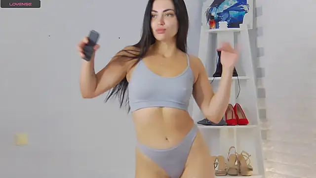 Snapshot of Agnessa chatting on November 22, 2025, 7:18 am Agnessa online show from November 22, 2025, 7:18 am