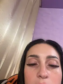 Snapshot of Soft_Pleasure chatting on November 28, 2025, 6:08 pm Soft Pleasure online show from November 28, 2025, 6:08 pm