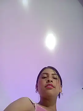 Fox Roxxan online show from November 23, 2025, 5:06 am