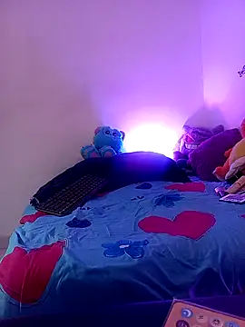 Snapshot of Fox_Roxxan chatting on November 2, 2025, 1:21 am Fox Roxxan online show from November 2, 2025, 1:21 am