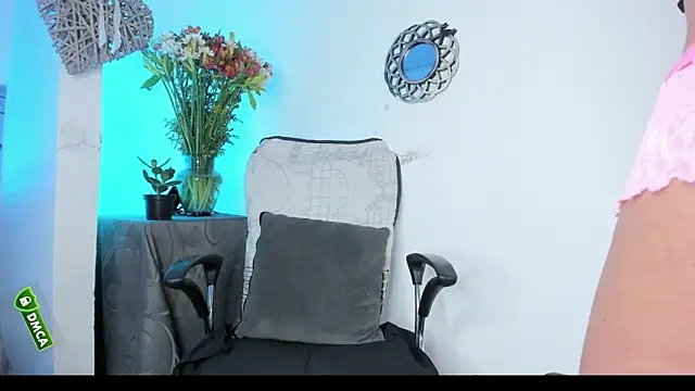 fanEmy online show from October 8, 2025, 3:24 pm