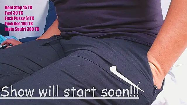 Snapshot of couplelove543 chatting on October 17, 2025, 2:19 pm couplelove543 online show from October 17, 2025, 2:19 pm