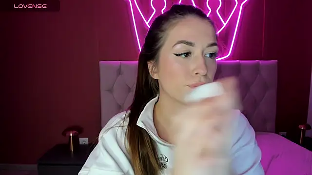 Snapshot of StacyWells chatting on October 15, 2025, 2:21 am StacyWells online show from October 15, 2025, 2:21 am