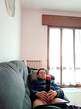 Snapshot of Alessio1987 chatting on February 6, 2026, 9:49 am Alessio1987 online show from February 6, 2026, 9:49 am