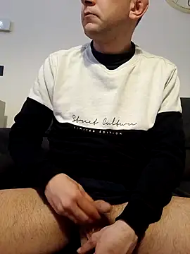 Snapshot of Alessio1987 chatting on February 23, 2026, 8:42 pm Alessio1987 online show from February 23, 2026, 8:42 pm