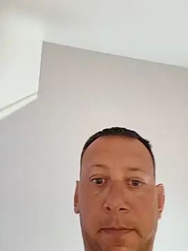 Snapshot of Alessio1987 chatting on June 10, 2026, 11:22 am Alessio1987 online show from June 10, 2026, 11:22 am