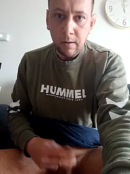 Snapshot of Alessio1987 chatting on February 28, 2026, 10:59 am Alessio1987 online show from February 28, 2026, 10:59 am