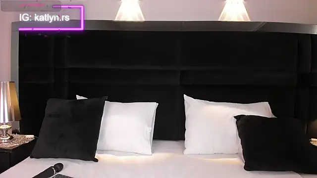 Snapshot of KatlynRous chatting on November 14, 2025, 5:27 pm KatlynRous online show from November 14, 2025, 5:27 pm