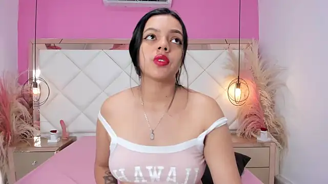 Lucianaa Collins online show from October 1, 2025, 11:58 am