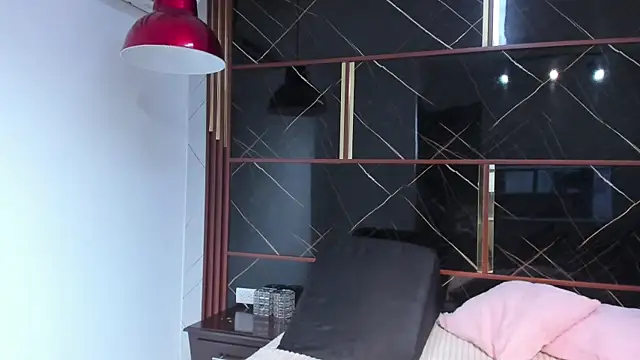 HannyThompson online show from December 20, 2025, 12:41 pm