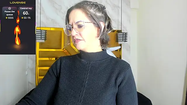 Snapshot of Luciifeer_ chatting on October 10, 2025, 11:49 pm Luciifeer online show from October 10, 2025, 11:49 pm