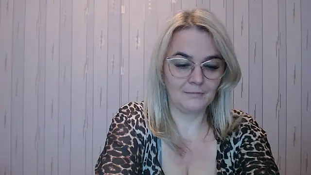 Snapshot of EleanoraDream chatting on November 22, 2025, 7:07 am EleanoraDream online show from November 22, 2025, 7:07 am