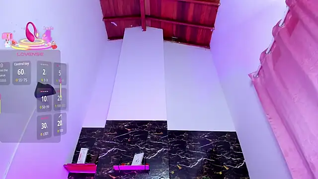 Snapshot of lola_bunny68 chatting on October 10, 2025, 8:31 pm lola bunny68 online show from October 10, 2025, 8:31 pm