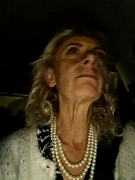 clarabell4 online show from October 14, 2025, 6:08 pm