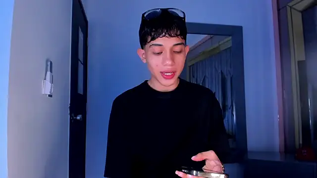 Snapshot of Sebax_Young chatting on February 28, 2026, 8:19 pm Sebax Young online show from February 28, 2026, 8:19 pm