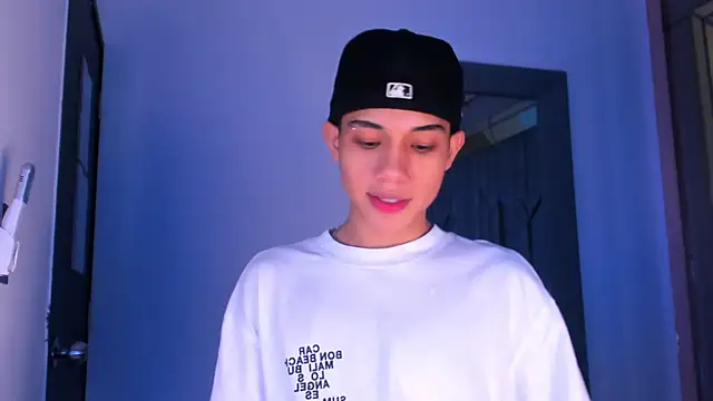 Snapshot of Sebax_Young chatting on March 10, 2026, 8:13 pm Sebax Young online show from March 10, 2026, 8:13 pm