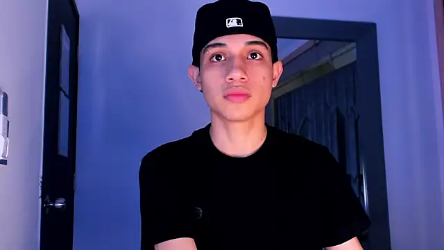 Snapshot of Sebax_Young chatting on February 20, 2026, 8:44 pm Sebax Young online show from February 20, 2026, 8:44 pm