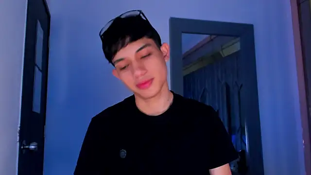 Snapshot of Sebax_Young chatting on March 7, 2026, 9:42 pm Sebax Young online show from March 7, 2026, 9:42 pm