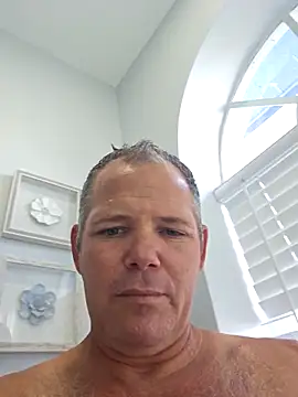 cubanitofeliz40 online show from December 22, 2025, 2:28 pm