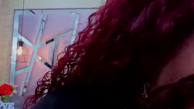 Snapshot of ThaliaCross chatting on June 18, 2026, 7:41 pm ThaliaCross online show from June 18, 2026, 7:41 pm