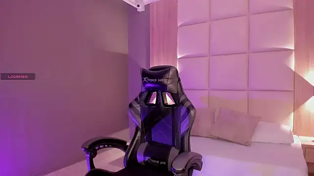 Snapshot of emma_fhox chatting on November 7, 2025, 2:27 am emma fhox online show from November 7, 2025, 2:27 am