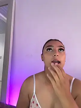 nicolexxaleja online show from August 4, 2026, 1:26 pm