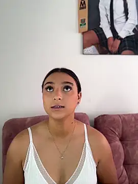 nicolexxaleja online show from April 30, 2026, 1:51 pm