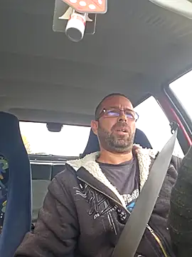 Snapshot of Thomas043 chatting on November 2, 2025, 11:15 am Thomas043 online show from November 2, 2025, 11:15 am