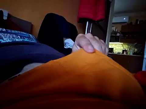 Snapshot of Thomas043 chatting on October 21, 2025, 7:41 am Thomas043 online show from October 21, 2025, 7:41 am