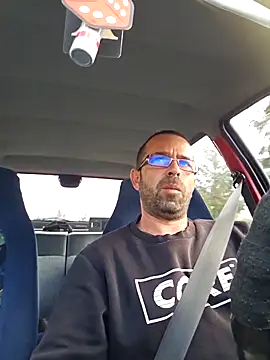 Snapshot of Thomas043 chatting on November 9, 2025, 11:03 am Thomas043 online show from November 9, 2025, 11:03 am