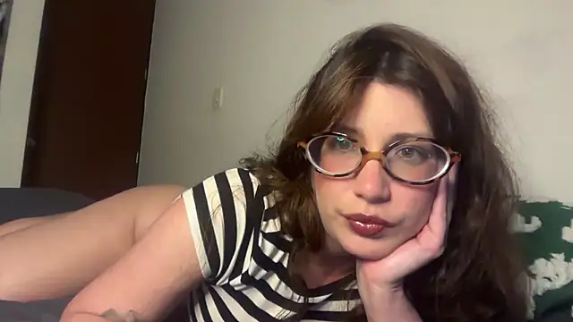 Snapshot of Meowkillah13 chatting on December 22, 2025, 11:49 pm Meowkillah13 online show from December 22, 2025, 11:49 pm