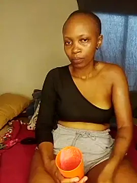 SeffieLucy online show from March 26, 2026, 5:39 am