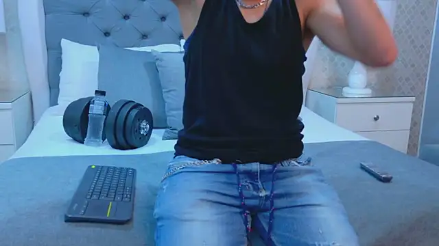 Snapshot of ZoeKrug chatting on November 3, 2025, 11:58 am ZoeKrug online show from November 3, 2025, 11:58 am