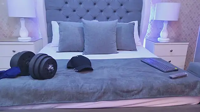 Snapshot of ZoeKrug chatting on December 3, 2025, 11:42 am ZoeKrug online show from December 3, 2025, 11:42 am