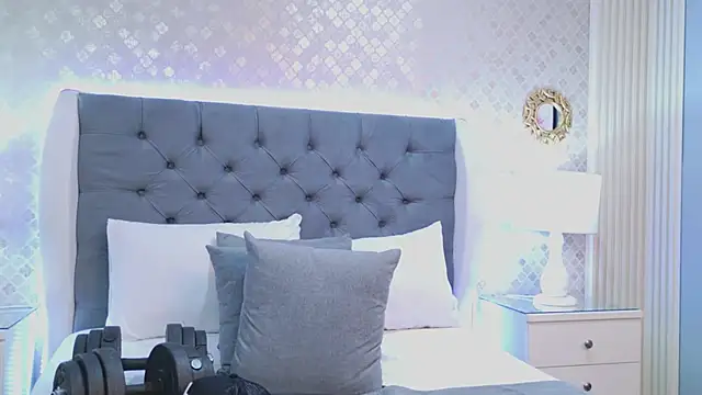 ZoeKrug online show from January 18, 2026, 3:26 pm