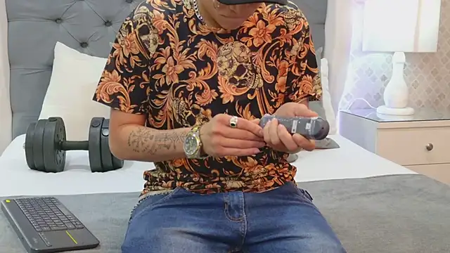 Snapshot of ZoeKrug chatting on November 13, 2025, 11:58 am ZoeKrug online show from November 13, 2025, 11:58 am