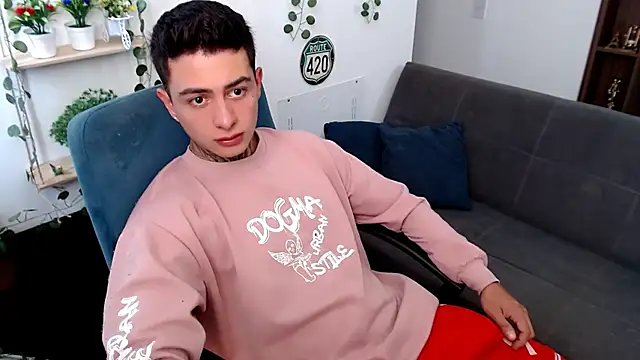 Snapshot of santii_ss chatting on March 11, 2026, 3:17 pm santii ss online show from March 11, 2026, 3:17 pm