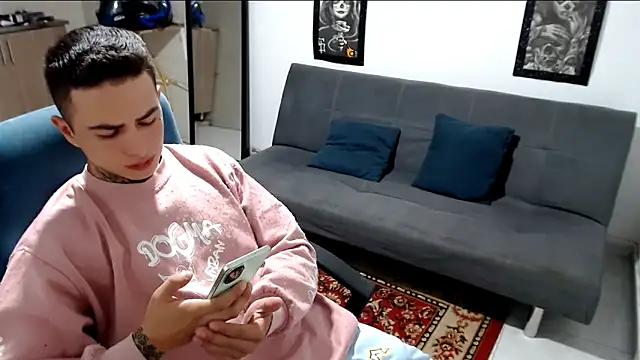 Snapshot of santii_ss chatting on November 18, 2025, 12:48 am santii ss online show from November 18, 2025, 12:48 am