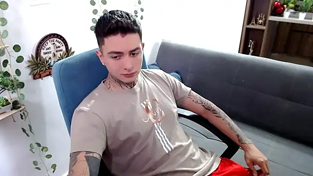 Snapshot of santii_ss chatting on March 23, 2026, 2:06 pm santii ss online show from March 23, 2026, 2:06 pm