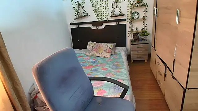 Snapshot of santii_ss chatting on July 28, 2026, 1:10 pm santii ss online show from July 28, 2026, 1:10 pm