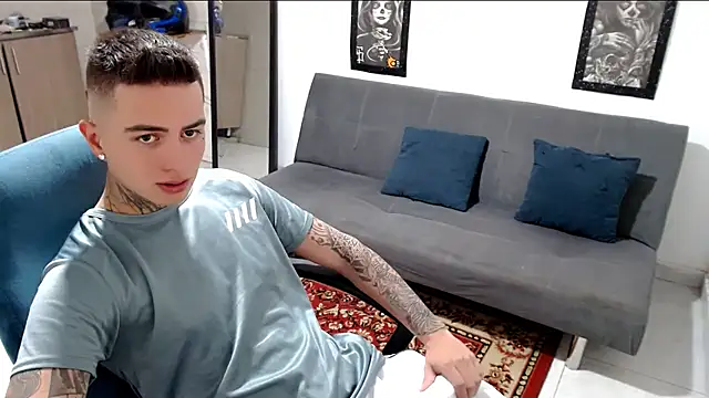 Snapshot of santii_ss chatting on November 7, 2025, 2:10 pm santii ss online show from November 7, 2025, 2:10 pm