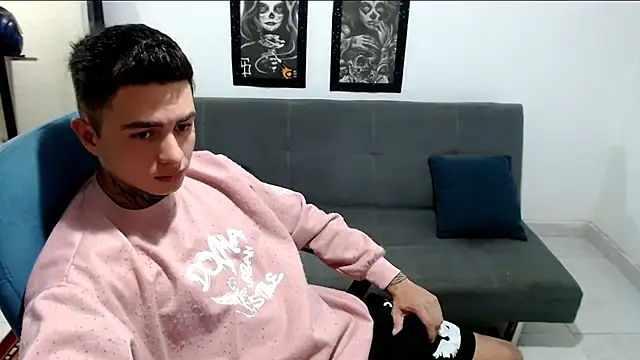 Snapshot of santii_ss chatting on November 5, 2025, 2:03 am santii ss online show from November 5, 2025, 2:03 am