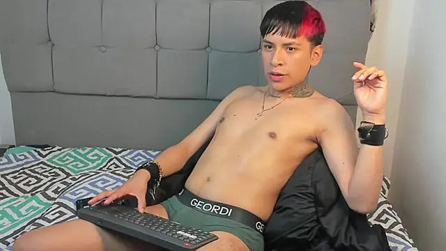 jake hott1 online show from December 16, 2025, 2:54 pm