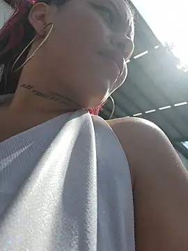 Snapshot of Yessica_Lopezz chatting on November 1, 2025, 2:22 pm Yessica Lopezz online show from November 1, 2025, 2:22 pm