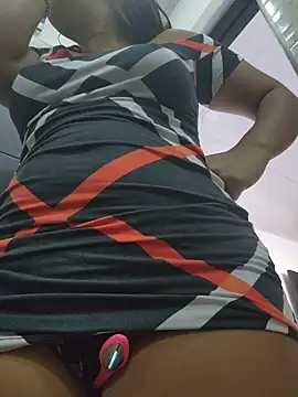 Snapshot of Yessica_Lopezz chatting on November 21, 2025, 12:26 pm Yessica Lopezz online show from November 21, 2025, 12:26 pm