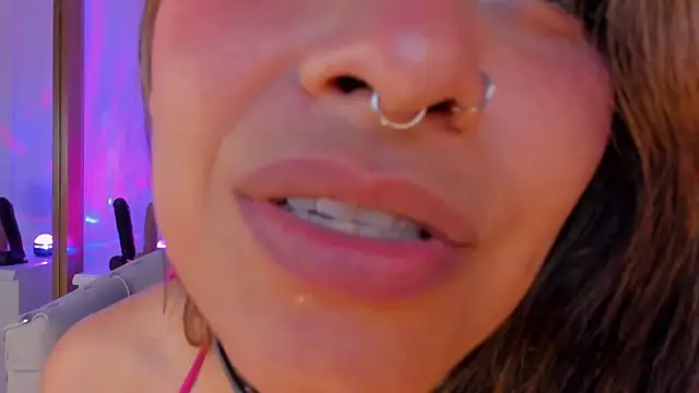 Snapshot of Yourwishisme_val chatting on February 20, 2026, 6:26 am Yourwishisme val online show from February 20, 2026, 6:26 am