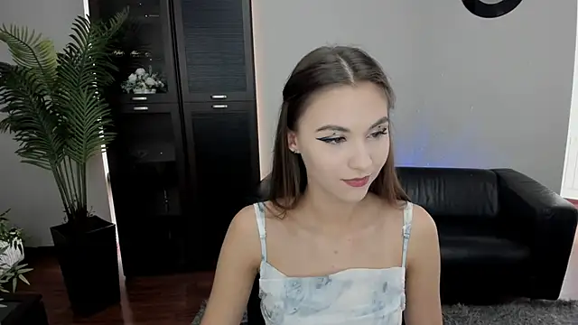 Snapshot of EllaCurtis chatting on October 7, 2025, 11:44 am EllaCurtis online show from October 7, 2025, 11:44 am