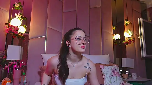 LucyLextonX online show from March 19, 2026, 8:53 pm